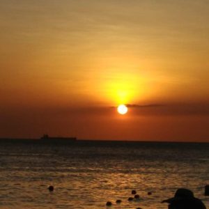 +9 Huéspedes Torre 4 vista Frontal al mar-108 mts